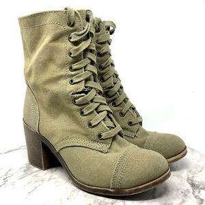 Rock & Candy Canvas Lace up Boot
Rock & Candy by Zigi Bliss Olive sz 8.5